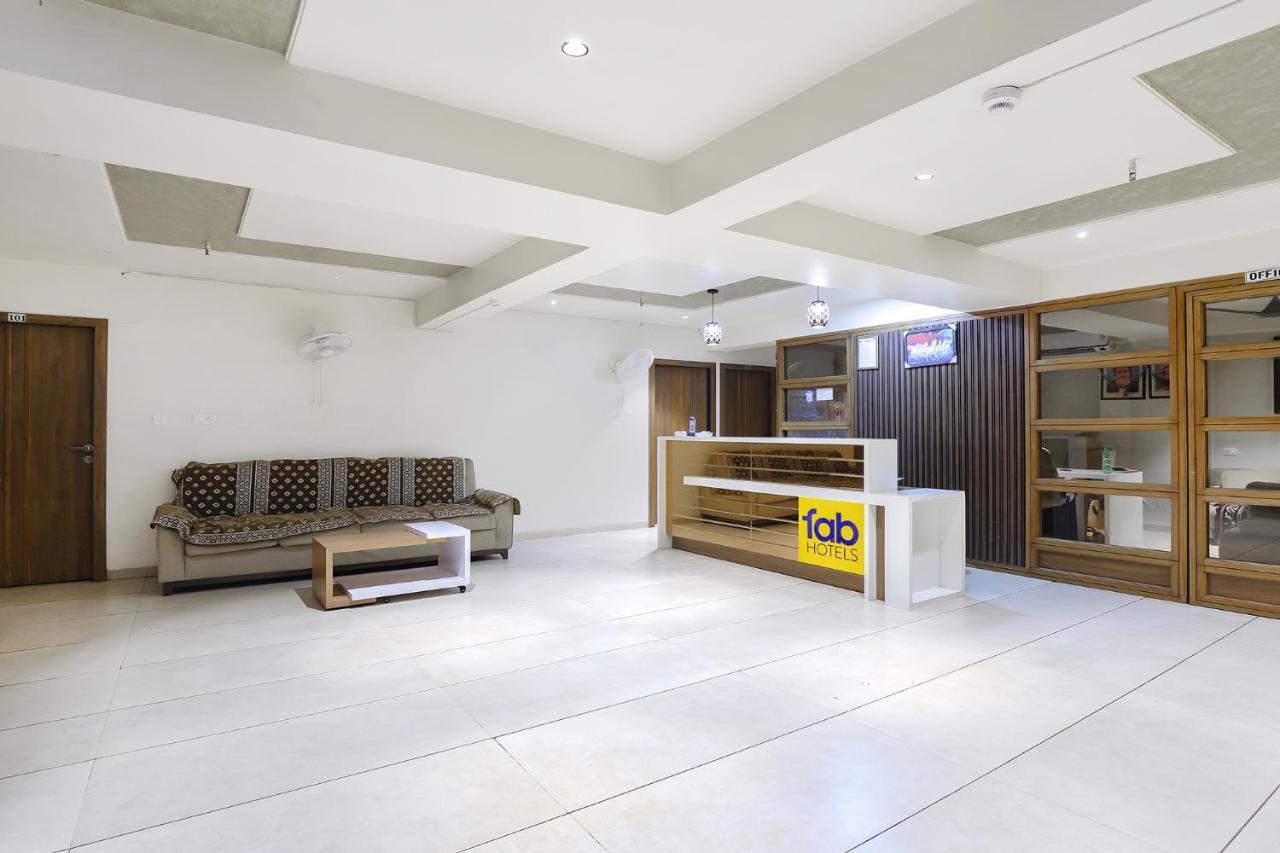 Fabhotel Bharosa Inn Ahmedabad Ngoại thất bức ảnh